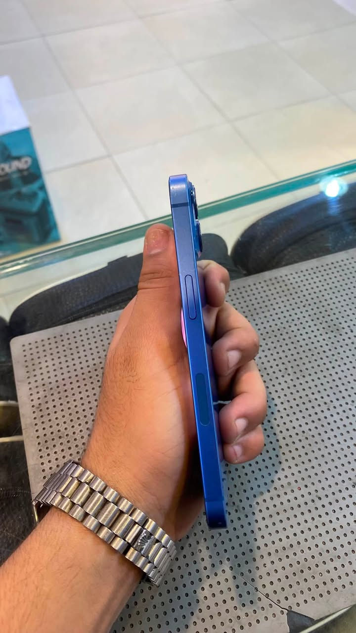 13 عادي ذاكره 128 بطاريه 76  جهاز مكفول كلشي ما بي فقط هاذه الخط سعره 300 عنوان سيديه شارع تجاري ***********
