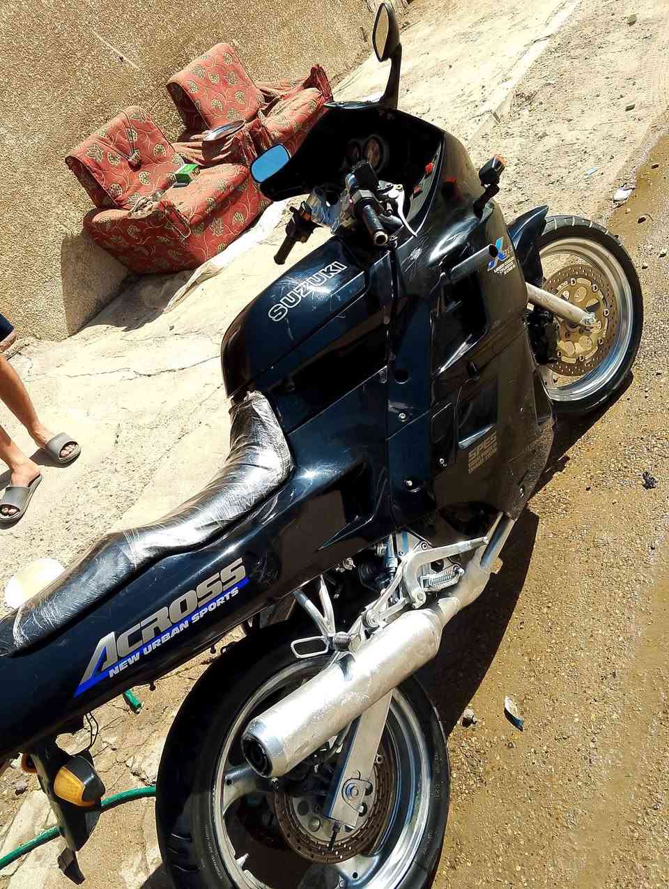 بطح قرش محرك 250 دراجه مفوله مكفوله علاخير 123 بطناش شلعه محرط سبانه ممدوده عليهه اوراق كامله كمرك مدفوع دراجه تاخذه وترحملي السعر مليون و300 بيه مجال بسيط مكاني بغداد للتواصل وتساب ***********
