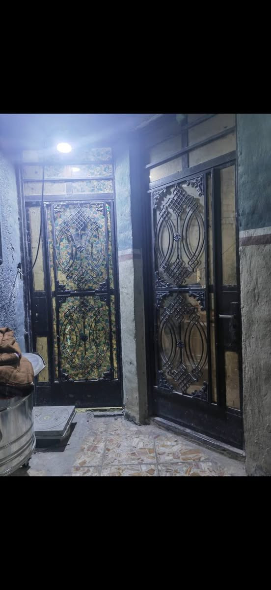 السلام  عليكم
بيبان حديد
متر عرض في 270 ارتفاع
البيبان بس يراد الهن صبغ وترتيب مابيهن. لا خيس ولازنجار
بس الترايش مفتوحات ويراد الهن لحيم
سعر 150 الف للاثنين
مكاني بغداد العبيدي
ما عندي توصيل
شراي تواصل واتس اب
***********
