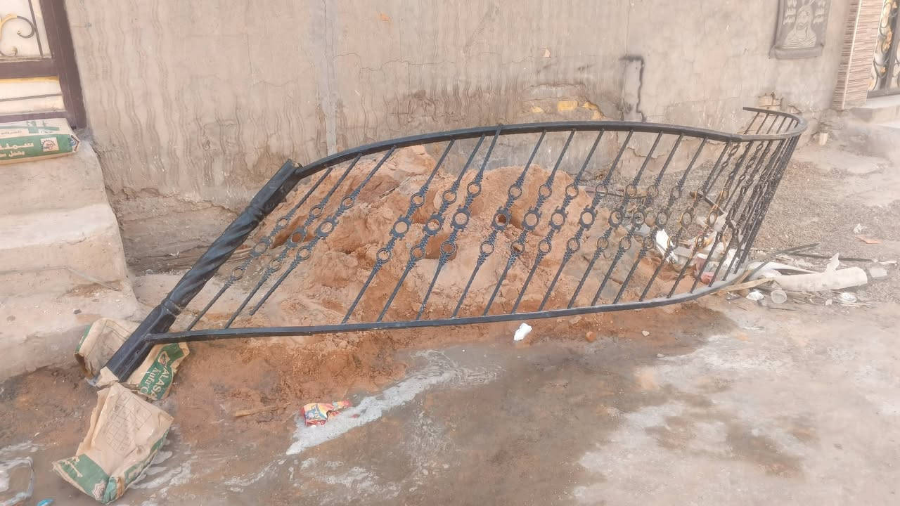 سياج حديد وبيان ثنين
قييم وتعال واتساب ***********
مكاني نجف
