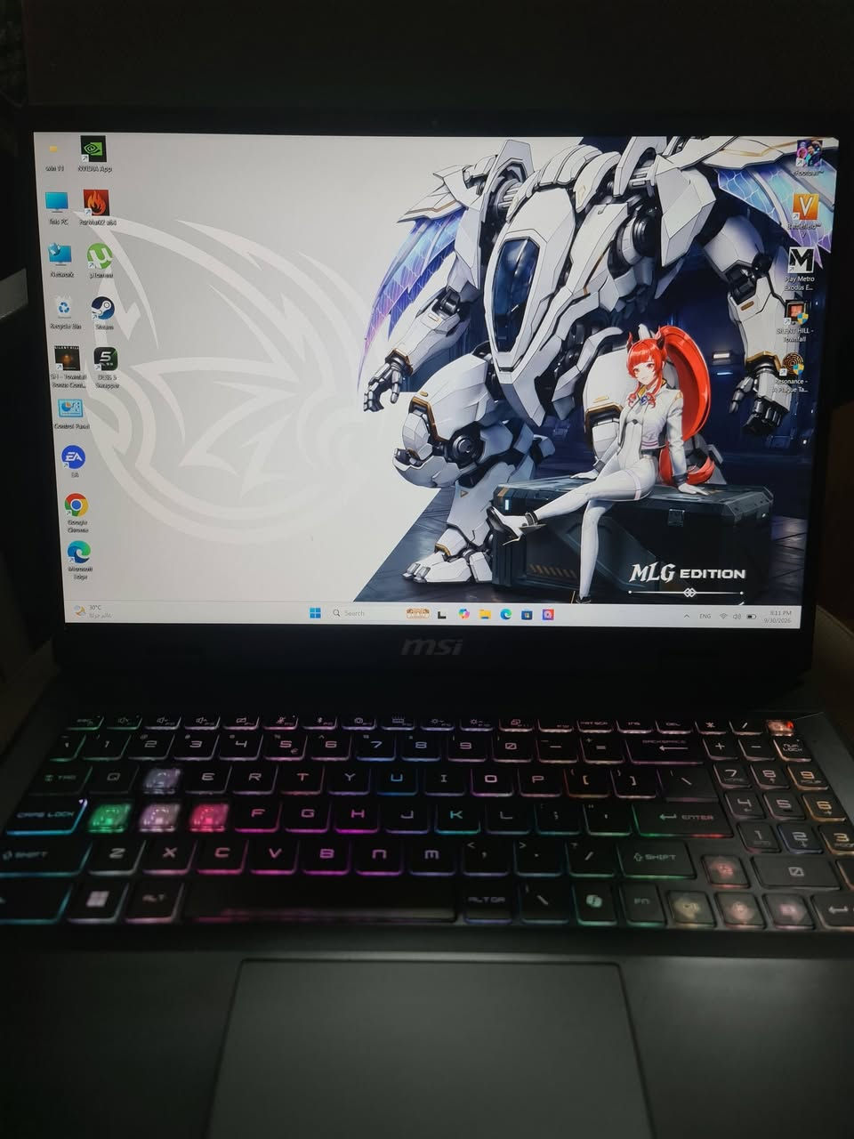 لابتوب الكيمنك من Msi فئه SWORD باعلى فئه HX 16 الاحترافيه 
لابتوب نضافه عاليه مستخدم قليل مضمون اكيد 
ياتي بالعتاد الاتي 
شاشه حجم 16.1Inch بدقه QHD الوان 100%SRGB الوان نقيه داينمك 
معالج احترافي من انتل CORE I7-13700 من الجيل الثالث عشر فئه HX الاحترافيه لأثقل اداء بعدد 24وحده معالجه 
كرت الشاشه المنفصل من انفيديا RTX 4070-8GB أداء عملاق بواطيه 130W 
رامات سعه 16GB نوع DDR5 قابل التطوير
هارد 512M.2 قابل التطوير
كيبورد احترافي ميكانيكي بامكانيه تخصيص لكل زر اضاءه تفاعليه 
بادر جدا تحت الضغط بنضام تبريد سائل 
بطاريه ساعتان وحسب 
اكيد اللابتوب احترافي بكل المقاييس بامكانيه تشغيل كافه الكيمنك الثقيل بتفعيل خاصيه DLSS-5 لمضاعفه الاكرافك
تم تثبيت العاب تثقيله بتفعيل خاصيه DLSS-5 بسلاسه تامه 
الملحقات شاحن الاصلي و قاعده تبريد
السعر مليون و ٥٨٠ الف فقط
بغداد و متوفر توصيل
للتواصل***********

