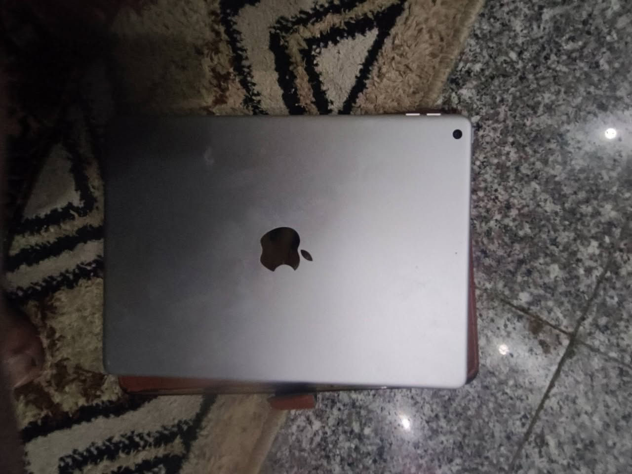 آيباد ٩ • ٢٥٦ • بطارية ٨٣