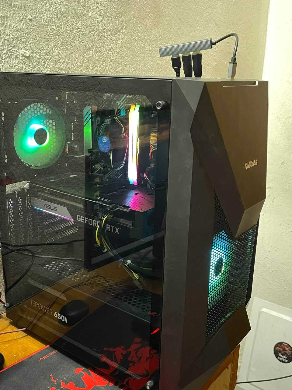 السلام عليكم
تجميعة كيمنك للبيع السعر 850 المواصفات 
i5 10400f
ASUS OC RTX 3060ti 
RAM 16GB LAXER 3600hz
A510-A-Prime
SSD 128 
HDD 1T 
بور سبلاي 650w LITEPOWER 
الكيس GAMDIAS مع فانات 2 
وعندي شاشه DELL 60 قابله للكسر 75 ب 50 الف 
توصيل موجود 
تواصل ***********
او خاص
