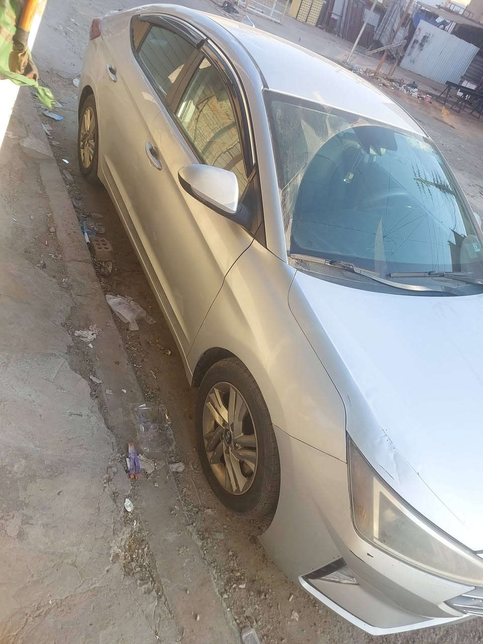 السلام عليكم ELANTRA
2019 وارد أمريكي ضربة جدا خفيفة كلها ليبل واحد شرط  شاصي لغد تكم مكفولات 
سيارة جاهزة من كلشي كير AT 
مكينة ممفتوحة بلادية وخير من الله ماشية : 44 الف mi 
مكاني : بغداد حي اور 
رقمي : *********** 
واتساب واتصال فقط 
السعر : ١١٠ وبيها مجال
