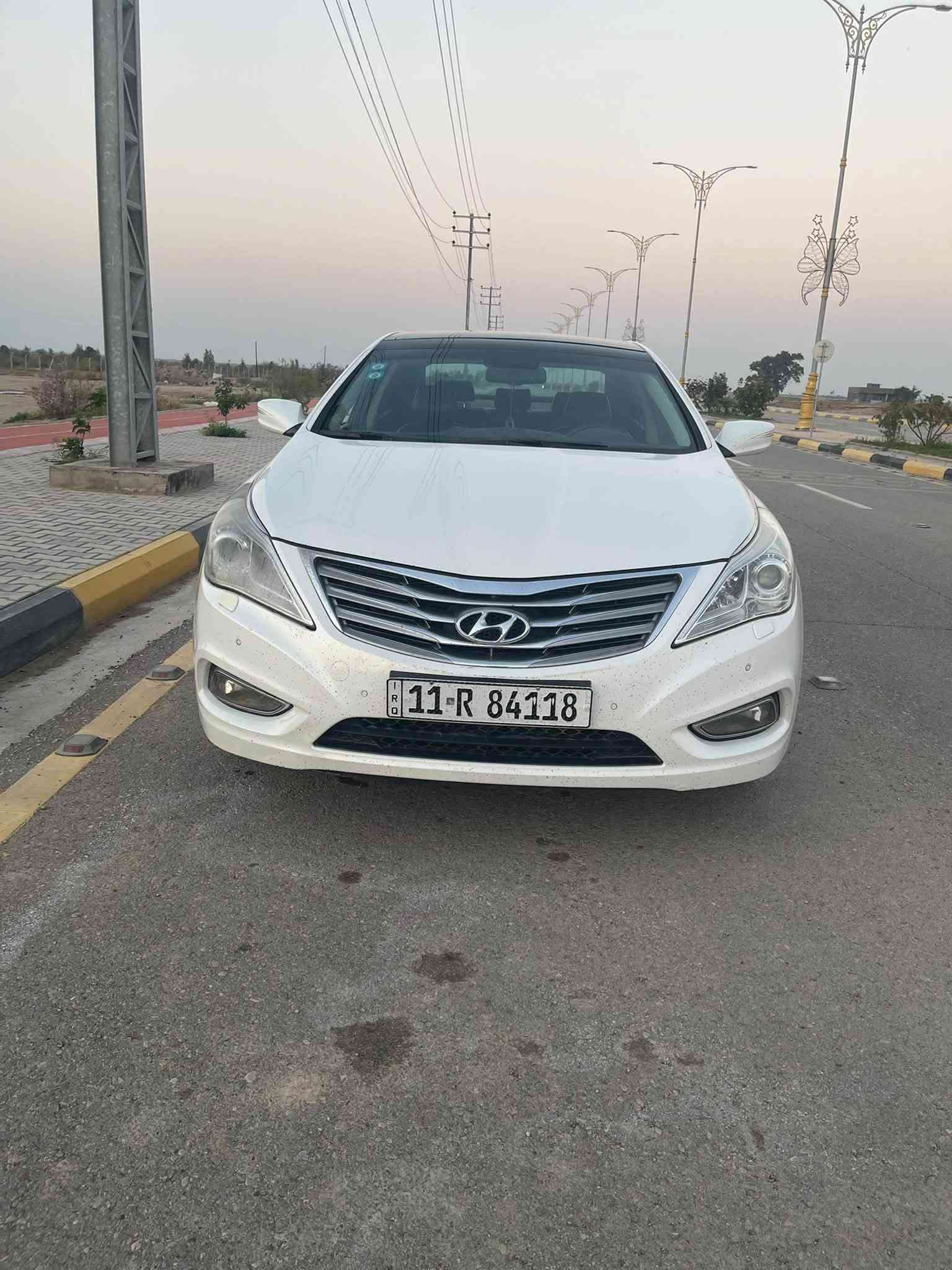 السلام عليكم ازيرا 14 خليجي فول  بيهاقطعتين صيغ بدون دواخل مكان واسط السعر130  ماشيه 180  بيها مجال *********** السياره خير من الله حداديات مكينه
