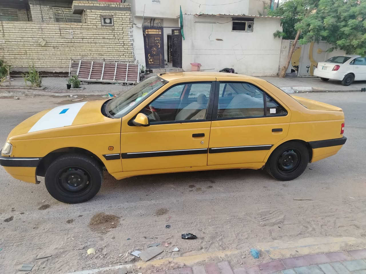 السلام عليكم سياره بيجو اكد للبيع السياره بدي مكفول ماكينه مكفله زوجته خلفي جديد سياره جاهزه قبل الشارع ما مبدل بيها ولا قطعه مبدله بيها كله على البلاد سعر 36 بيها مجال للشرايه. ملاحظه سياره ما بيها قطر الصبح الاستفسار على الرقم ***********

