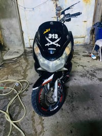 Pcx جيل اول ياباني للبيع مكينة 125 كهربائيات شغالة  السعر  850 وبيها م...