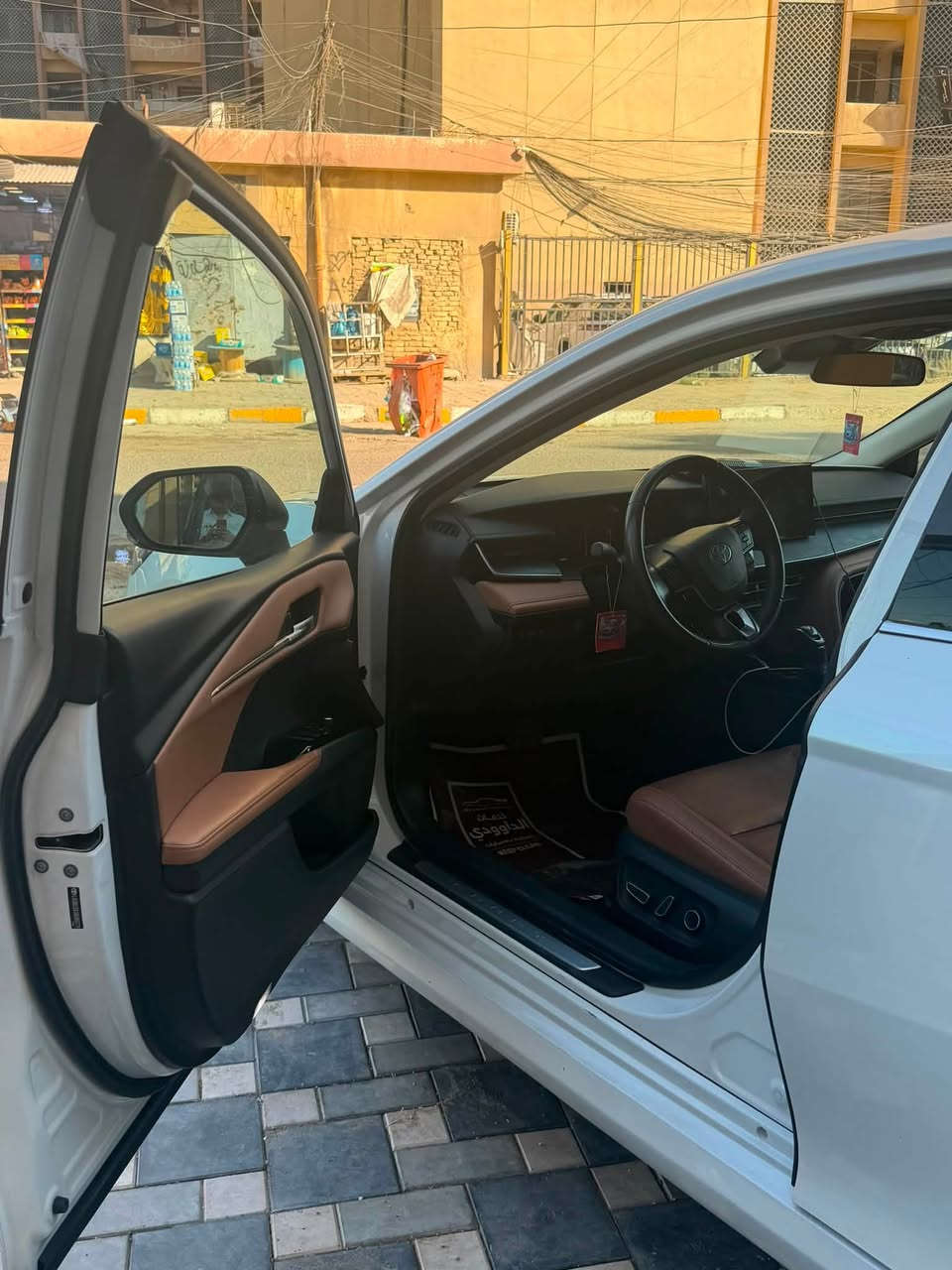 كامري 2024هايبرد
خليجي فول 1/1
عداد المشي :50km
بقوة 215 حصان
بانوراما زجاج
‏AIR BAG 8 عدد
حساسات أمامية
حساسات خلفية
لايت زينون
كشافات
حجم الاطار 235/45R18
ويل كب 18
قبضات أبواب من الألمنيوم
مفتاح التشغيل بصمة
شاشة كبيره مع كار بلي
كاميرا دوارة
الانارة الداخلية LED
المقاعد لون قرميدي جلد اصلي
حركة مقعد السائق كهرباء والراكب 
تتسع المقصورة ل 5 ركاب
Cruise مثبت السرعة
المودات والأوامر الصوتية
Drive Mode أوضاع القيادة
المرآة الوسطية أوتو دم
فحص أنظمة السيارة
حساسات ضغط اطارات
مقود جلد 
 تبريد شاشة
قطعتين تبريد
هاند بريك بصمة
داتا شو 
ملاحظه
* يوجد تعديل بارد جاملغ خلفي جهت سايق فقط 
للاستفسار ***********
