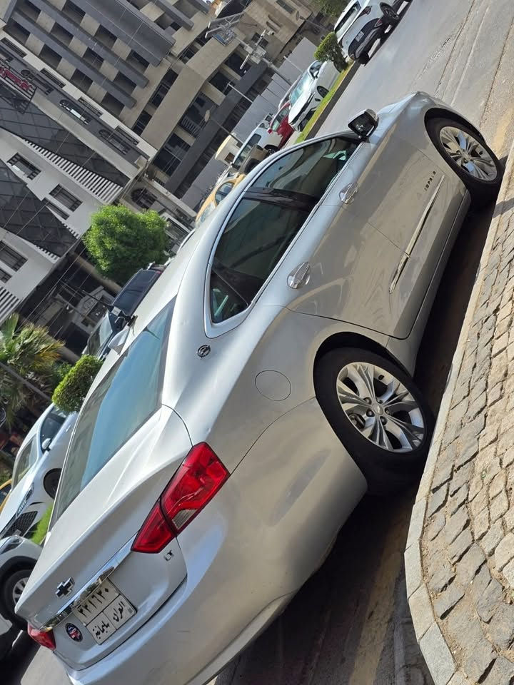 * ويالة ألمنيوم 18 إنج.
* تشغيل عن بُعد (Remote Start).
* شاشة لمس 8 إنج.
* دعم Apple CarPlay و Android Auto.
* بلوتوث.
* اناره محيطيه داخل السياره
* نضام الترحيب 
* هاند بريك دكمة كهربائي.
* تبريد منفصل وقطعتين تبريد.
* الكشنات جلد.
* خمس بصمات الابواب والجنطة.
* كشن السائق والبصفة كهرباء.
* محرك 6 سلندر 3.6.
* السيارة صفر مسج.
* جاهزة على اخر حباية.
* بيها قطعتين صبغ من امريكا.
* وحادثها جانبي بدون  لغود وبدون شواصي.
* السيارة حلوة وجديدة.
* ورقمها  سليمانية.
* مكانها بغداد الكرخ.
* بيع او مراوس بسيارة عالية.
* السعر 140 وبيها مجال
* للاستفسار على هذا الرقم ***********
