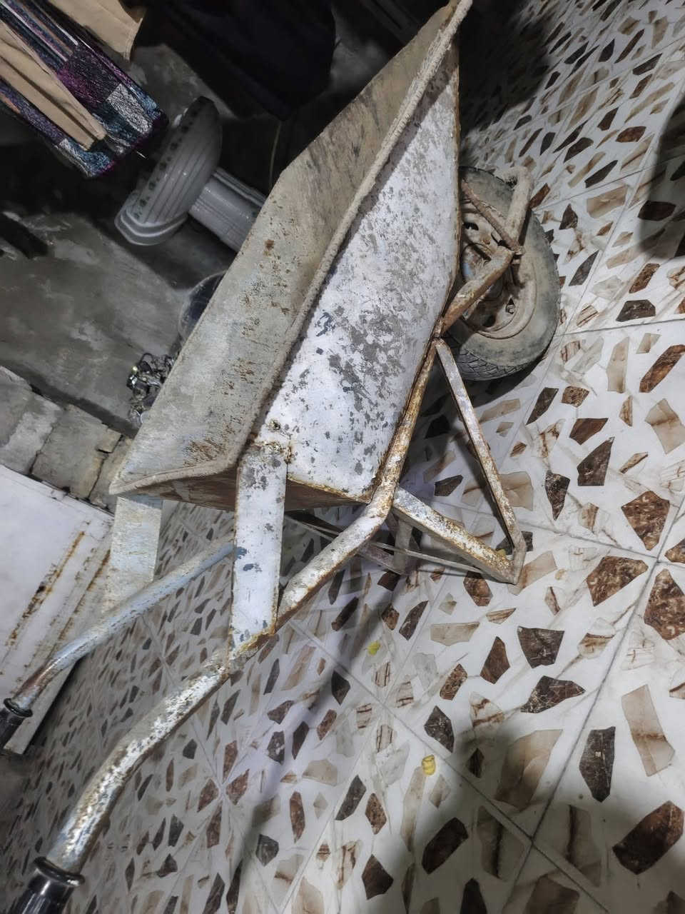 عربانه بناء للبيع سعره 30عنوان حله ابو خستاوي ‏الجذابين عبرو منشور
