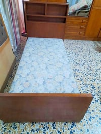 تخت نفر واحد • نضيف • موصل الايسر