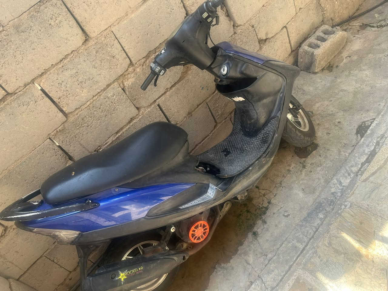 ماكس مامفتوحه ع فحص للبيع سعرها 350. ***********
