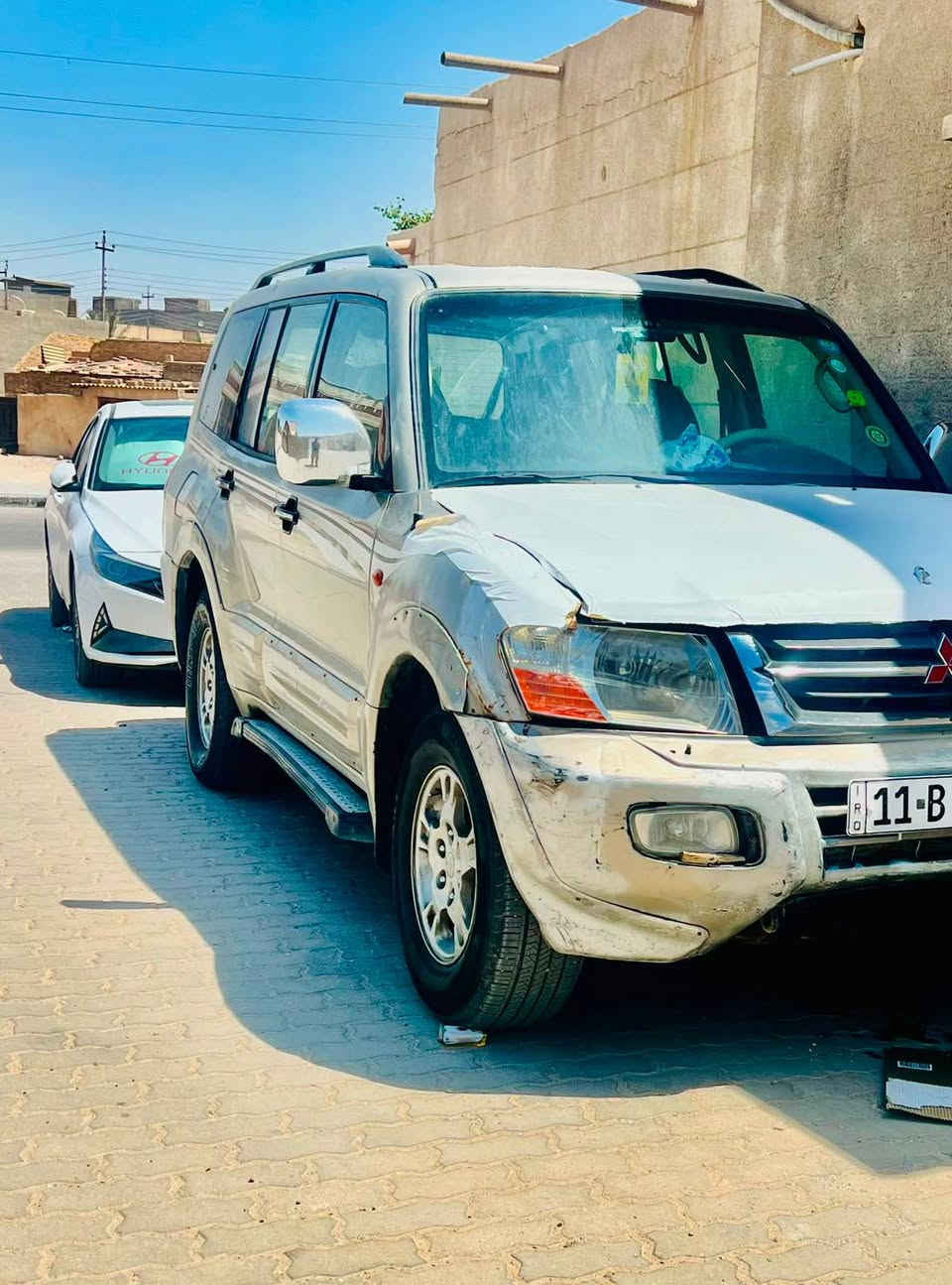 السلام عليكم اعادة النشر مع تخفيض السعر
باجيرو موديل 2002 فول مواصفات سيارة رقم بغداد باسمي تحويل مباشر السنوية تنتهي 2030 
حدادية الخلفية جديدة الامامية نص عمر تبريد شغال ثلج السيارة مابيها لا ضربة ولا صبغ على صبغها البلادي السيارة خير من الله شغل واطلع وين ما تريد للبيع  
السعر 60 وبيها مجال مستعجل على البيع 
لتفاصيل اكثر اتصال او مراسلة واتساب على رقم *********** البصرة, العراق
