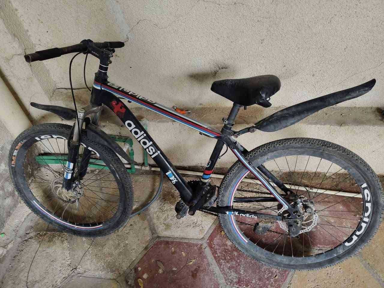 للبيع بايسكل نظيف جبلي
شغال مابي شي 7 مكائن بريكات كله شغال 

مكاني نجف 

*********** اتصل
