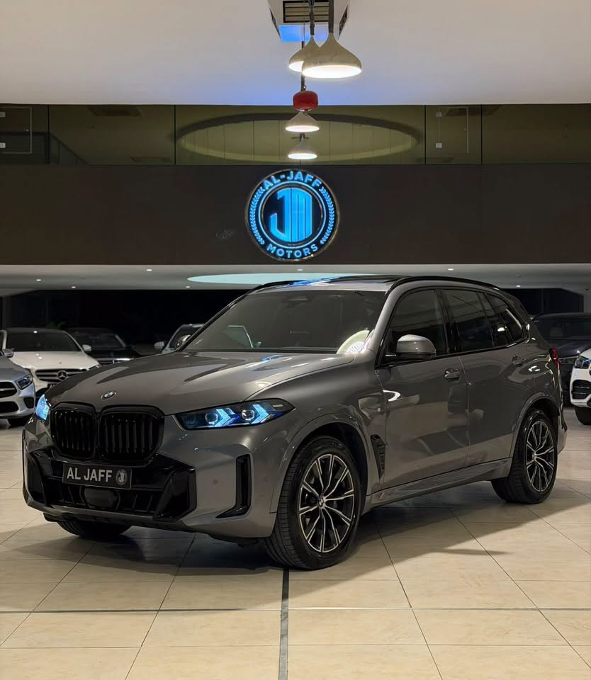 السلام عليكم  
‏Bmw x5 40i 2024  خليجي وكالة العروش
السيارة m package بلادي شركة العروش  ماشيه 40 الف كيلو
🚨بصمتين شركة وياها 
السيارة فول مواصفات (بانوراما وكشنات جلد مشمشي بلاد وتدفئة وكهرباء وميموري ورادار امامي وخلفي واوتو بارك وداتا شو وكامرات ٣٦٠ درجة وصندوك كهرباء وبصمة وشاشة جبيرة وبردات بلادي وكيجات ديجتال ومحرك ٦ سلندر توين توربو b58 ولايتات ليزر  وكير كرستال  وداخل مشمشي بلادي وبعد مواصفات هواية وكوب هولدر تدفئة وتبريد
علما السيارة x drive 
السياره رقم وفحص وهزه كله جديد
السعر : 540$ ورقة 
للأستفسار:*********** 
العنوان:السليمانية المعارض الجديده معرض (الجاف)
