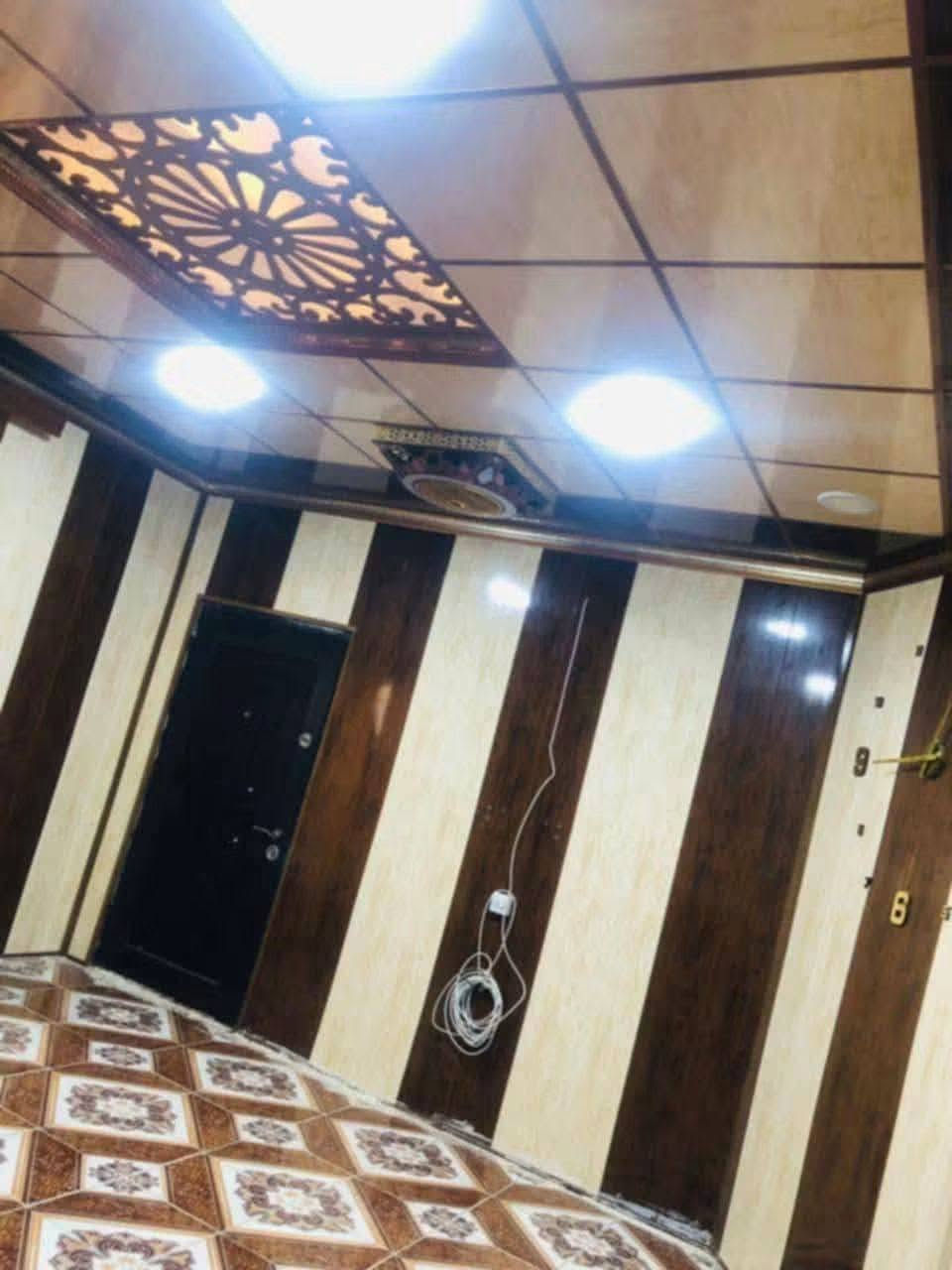 السلام عليكم بيت للبيع خانقين سبعه نيسان  ركن طابقين  كل طابق يحتوي على 2غرف نوم صالة كبيرة استقبال مع بلكونه خارجيه في الطابق الثاني  كل طابق معزول عن الثاني البيت طابو زراعي ومساحته 200متر التواصل على رقم ***********
