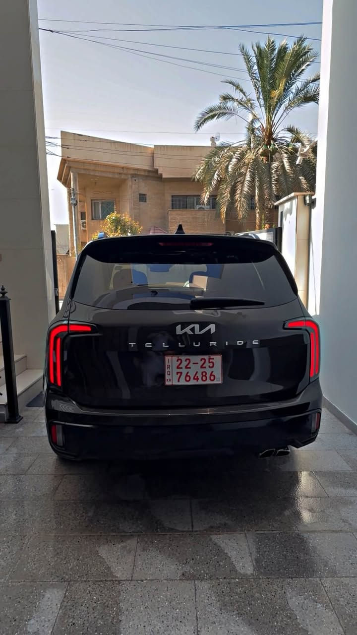 2024 KIA TELLURIDE, SX X-LINE
وارد امريكي  فول مواصفات ١/١
محرك 6  سلندر 
السيارة بدون رقم تترقم  اربيل
ماشيه 8000 Mi
بدون ايرباك✅
حادث السيارة جاملغ خلفي وصندوك صبغ 
مواصفات سيارة 
✅ بانوراما 
كشنات vip 
تشغيل عن بعد
٥ وضعيات قيادة
تدفئة تبريد كشنات
حساس امامي وخلفي
٥ كامرات
اوتو هولد
بردات خلفية
خزن  ميموري كشنات 
رادارات امامي خلفي جانبي
وبعد بيها هوايه مواصفات 
ملاحظه ✅السيارة بحالة الوكالة
مكان السيارة بغداد الجادرية 
***********
السعر المطلوب 318 ✅ ورقة وبيها مجال
