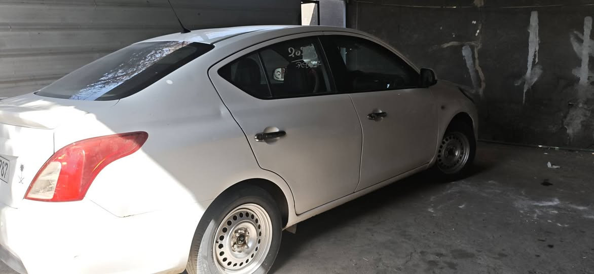 السلام عليكم
سني هندي ام لبليته الزركه 
موديل 23 
رقم اربيل 
عندي بيها وكاله باسمي
سياره نص فول 
السياره كلها شغاله تبريد تتفئه كله شغال لا ضربه ولا صبغ ولا معجون سياره بيها رصعات كلش بسيطه جاهزه وخير من الله تجي تشوف بعيونك وتقتنع بيها وين ما يعجبك تأخذها لي سونار يعجبك ماشيه 96حقيقي سياره جديده تجي وأشوف مكاني بغداد لامين الثانيه شارع المركز 
لي ما يعجبه السعر يترك كلام طيب السعر 113وبيها مجال  
‏‪***********‬‏
‏‪***********‬‏
