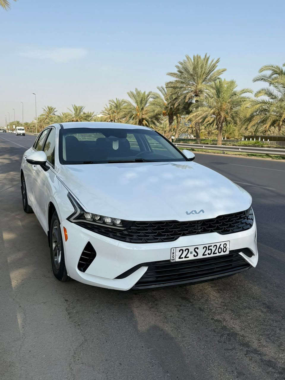 للبيع السعر مناسب جداً 
كيا k5 
2024 LxS 
نص فول 
حادث فقط مبدل باب الامامي اليمين والجاملغ اليمين الامامي 
مكان السياره بغداد الدوره 
للاتصال 
*********** بغداد, العراق
