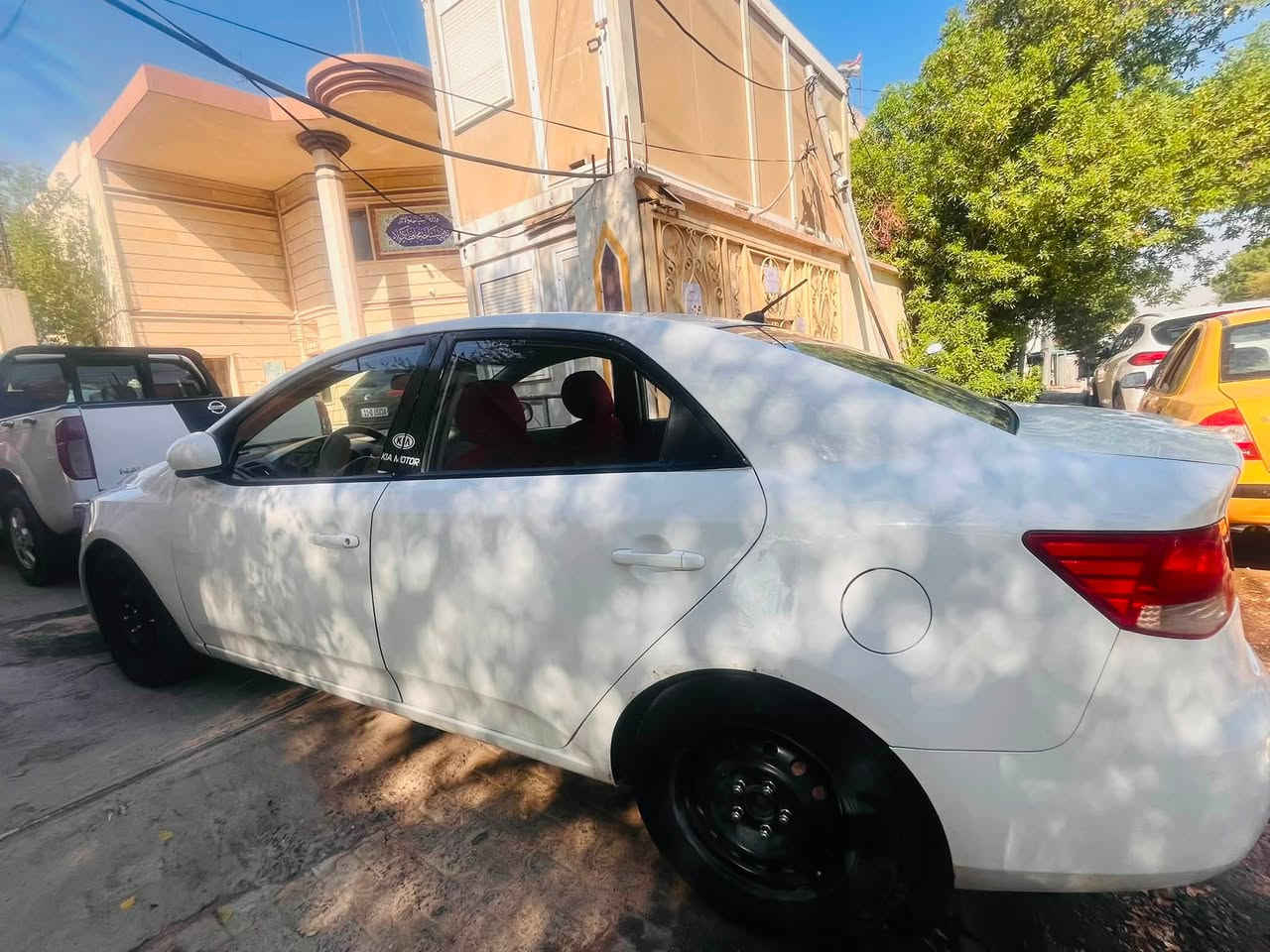 كية سيراتو مديل ٢٠١٢
رقم كربلاءانكليزي سنوية 2031 باسمي 
حدادية نص عمر 
سيارة بيهة قطعتين صبغ باب السايق وباب الخلفي  اثر حادث دراجة  
مكينة جديدة مبدلهة طابوكة قبل سنة  
سعر ٩٠ 
***********
