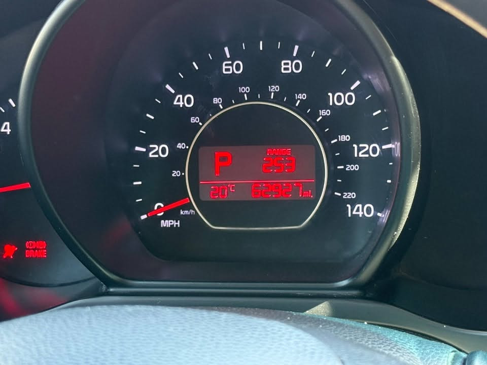 السلام عليكم
كيا صول موديل ٢٠١٩ امريكي رقم بغداد  بأسمي السعر 115 وبيهة  ماشيه 67 الف  حادثها موضح بالصوره مجال  الاتصال
***********
