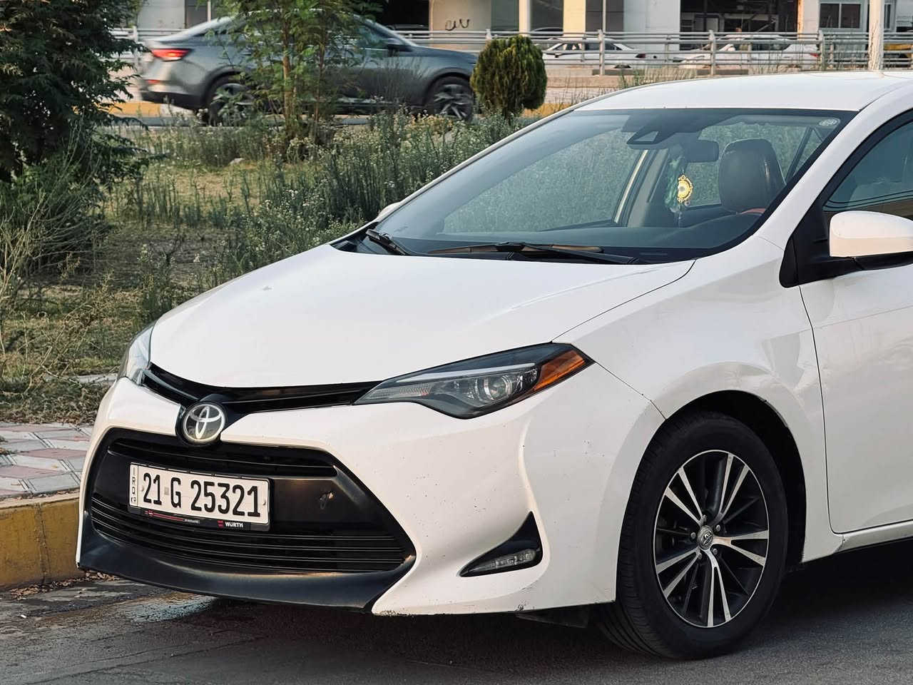 كورلا 2017  COROLLA
   كليـــــن تايتل ✔️
   أبيض ثلجـي ✔️

المواصفات
- تحكم سترين جهتين
- تثبيت سرعة
- تبريد بيانو 
- تبريد ثلج 
- رادارات
- حجر بيئه 
- بلاجكتورات
- ويل كروم
- طخم تايرات جديد
- ⁠محرك 18 دوش المرغوب
- ⁠ماشي 91 الف ميل 
- سنويه لـ 2029
- ﻿تحديد مسار طريق
- ﻿﻿قيادة ذاتيه
- ﻿﻿قرائة علامات الطريق المرور
- ﻿﻿كيجات ديجتل
- ﻿﻿كامره خلفيه دوار
- ﻿﻿لايت زينون عالي ناصي
- ﻿﻿بروجكتر لد زينون
- ﻿﻿حساس اطار
- ﻿﻿حساس مطر
- ﻿﻿مانع انزلاق
- ﻿﻿ايفو مود
- ﻿﻿مود درايف
- ﻿﻿تحكم الستيرن كامل
- ﻿﻿ويل كب 
- ﻿﻿رقم سليمانيه
السعر : 152 بيه مجال 
العنوان : كركوك
رقم الموبايل : ***********

