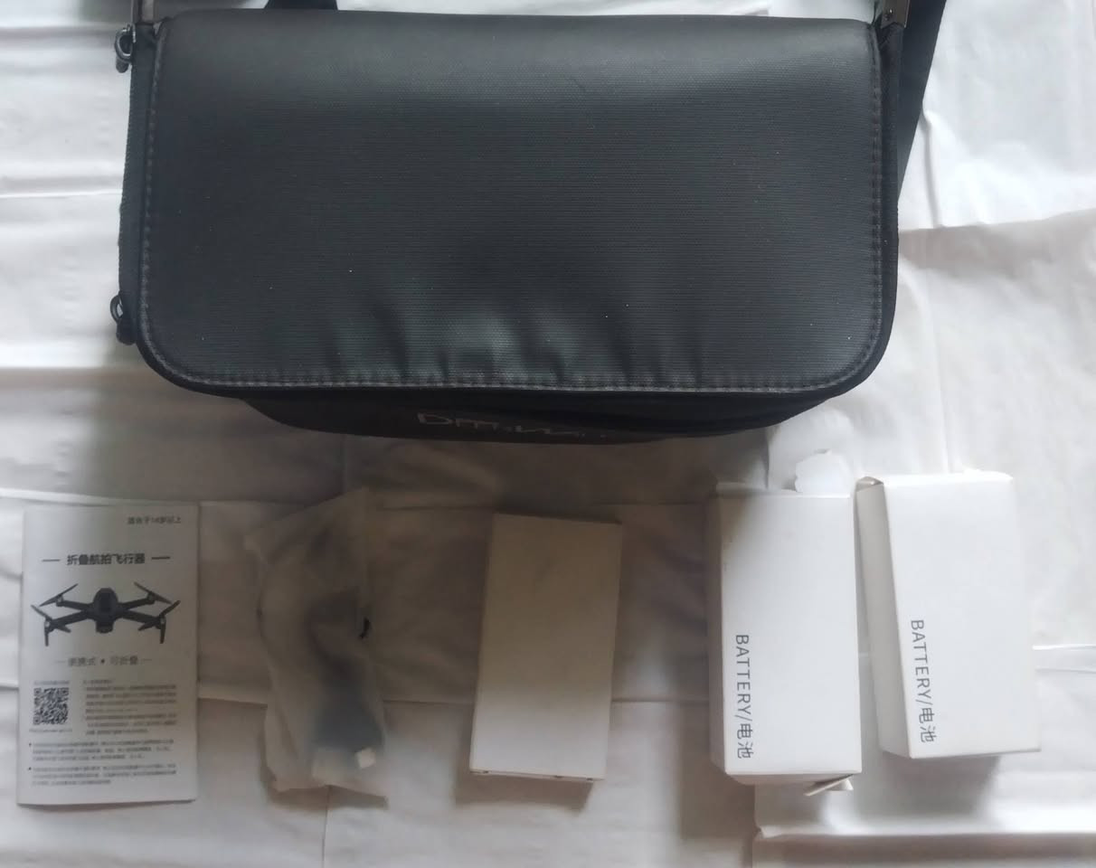 سلام عليكم 
طيارة درون DEER WALK ck10pro(2026) فايبر كلاص4k
جديدة غير مستخدمة السعر 600الف
لارتفاع 500متر 
المدى 10كيلو
عدد بطاريات 2 كل بطاريه 45دقيقة
ريش احتياط
gps ارجاع ذاتي
العنوان بغداد 
للتواصل ***********
