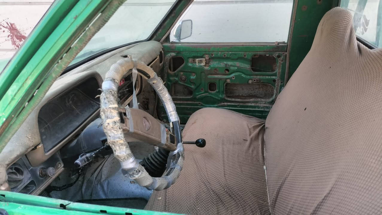 بيكم 80 هزة جديدة تخم تاير جديد باتري جديد صلنصه جديدة حداديه جديدة لايت امامي جديد فقط راديتر مزروف شغاله مكان الكوت قضاء الاحرار رقم انكليزي بسمي شرط مداور *********** السعر 25مع مجال بسيط
