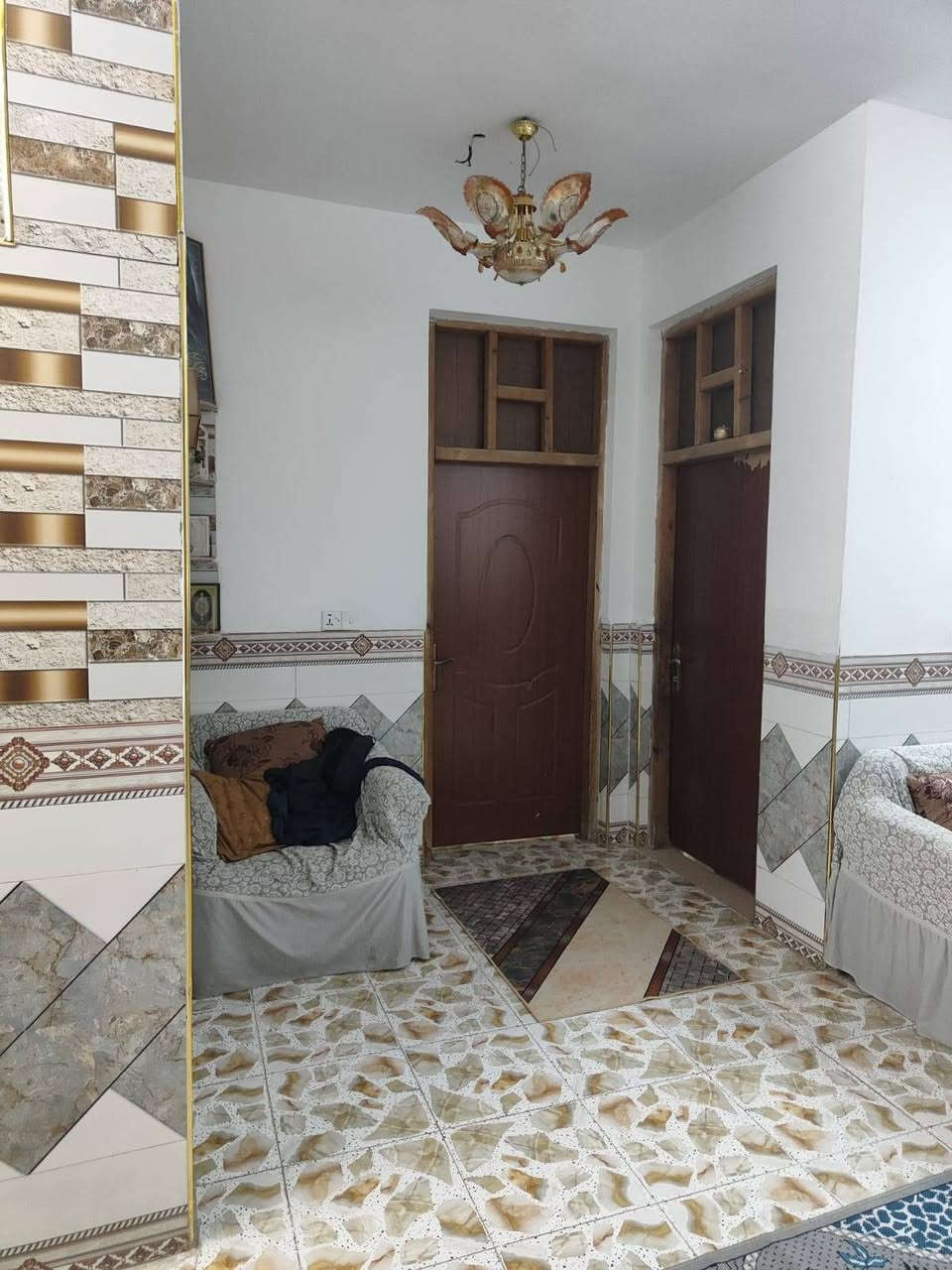 دار سكن للبيع في منطقه ٩ نيسان كافه الخدمات موجوده 
طابو ملك صرف 
المساحه ٢٢٠ متر 
للاستفسار ***********
