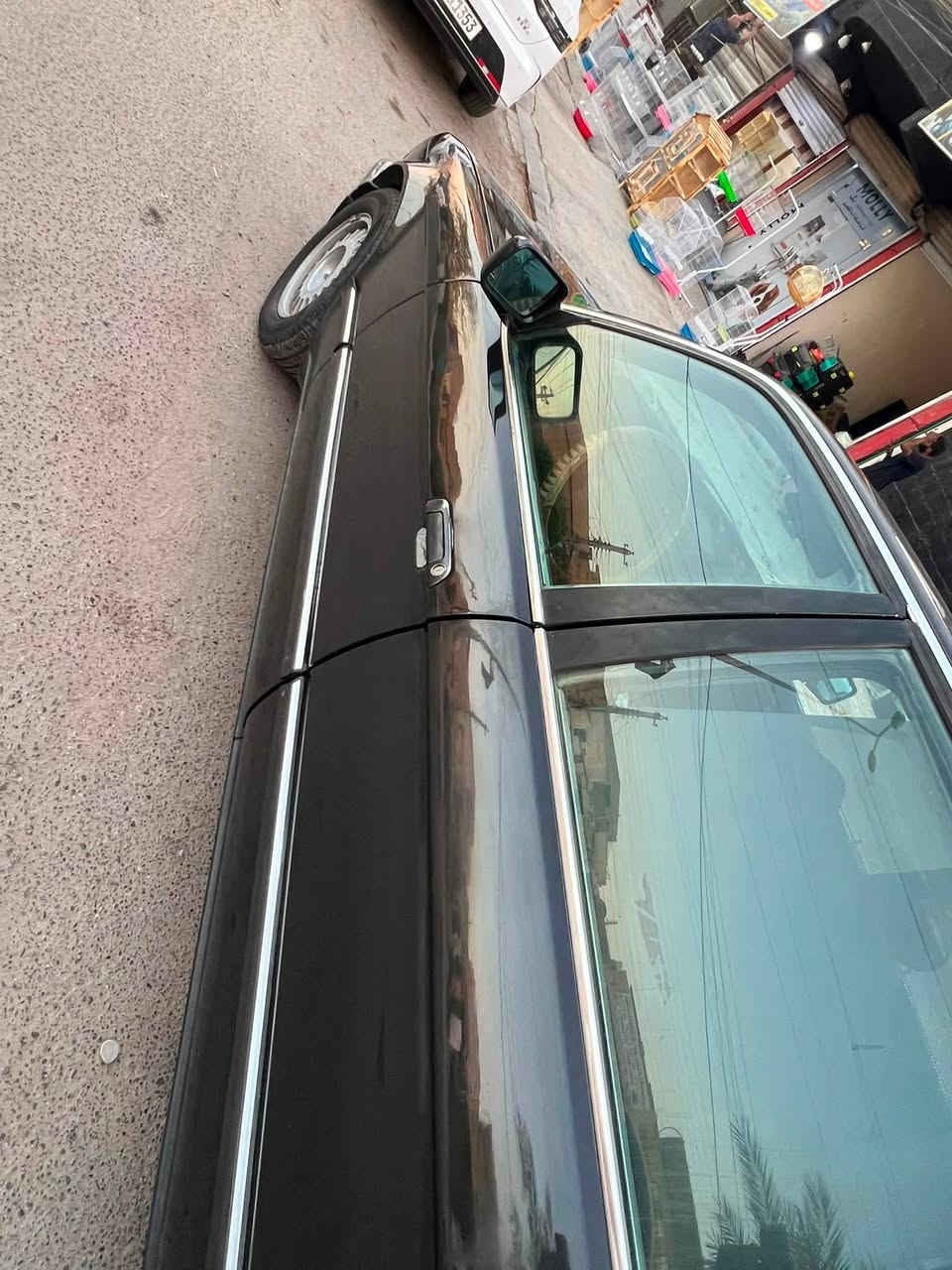 السلام عليكم ورحمة الله وبركاته
من رخصة الادمن 
للبيع bmw 735 il /1992
باب طويل
محرك ٣٥٠٠ ستة سلندر
كير اوتماتيك
صدر امامي وخلفي خير من الله
تبريد شغال ثلج 
تخم تاير جديد
باتري جديد
داخل السيارة مقبول
رقم انكليزي الجديد شرط التحويل
السعر ٤٠ ورقة وبيهة مجال

رقم الهاتف /***********
