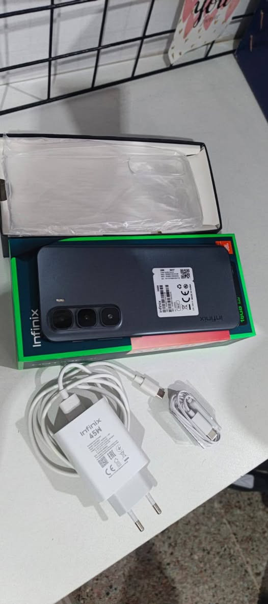 جهاز للبيع Infinix HOT 60 Pro+ جديد ستعمال 20يوم ماخذه ب330 رايدهب300وبي مجال رجائا لمو  شراي لايكسر بحلال لعالم  ولشراي بي خير ويدلل للستفسار *********** رقمي
