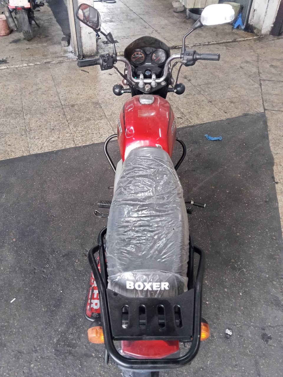 سلام عليكم بوكسر موديل 20 رقم بغداد محدثه 23 كلشي بيها جديد مال وكاله محركه مجفت وكاله بعده بل ضمان شاصي بي فطر ولحمته لحيم كلش قوي الدراجه خير من الله نقص بس الجاملغ الامامي فقط بدون نواقص الدراجه السعر مليون و400 بيها مجال للطيبين مكاني بغداد السيديه ***********
