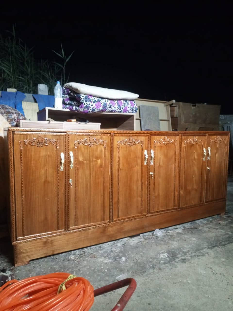 بوفيه صاج الاصلي الثكيل ام ال6 ابواب بعدهي جديده كلش نضيفه  قياس 250 
سعر 200 قفل
الشراي يجي خاص او يتصل***********
