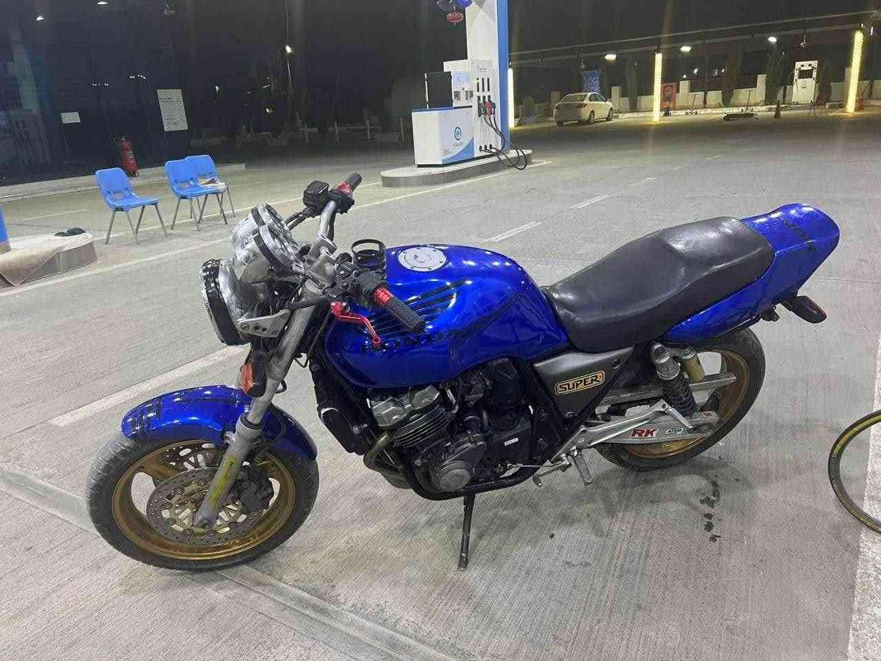 ‎ماشاء الله له ماڵی هەموو لایەک
ئەو (cb400)مان هەیە بۆ فرۆشتن. ماتۆرەکە. بەشەرتی. هەموو شتیک. ئەی فرۆشم مەکینەی.کراوەتەوە بەلام بەشەرتی هەزار وەستا ئەی فرۆشم کێ ویستی لەخزمەتیام. شوین. ڕانیە. بۆزانیاری زیاتر نامە بنیرن یان پەیوەندی بکەن. *********** رانية, السليمانية
