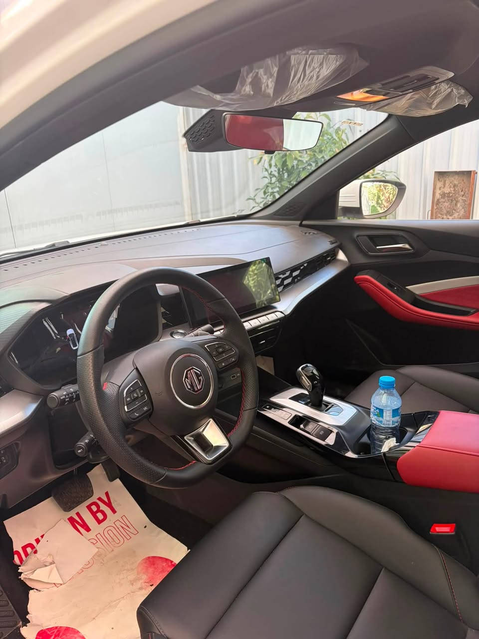 Mg gt 2024
سياره فول  مواصفات
اعلى فئه لاكجري 

تحكم ستيرن 

مري شفط 

اشاير بالمري 

تبريد قطعتين 

فتحه سقف 

شفتات ستيرن 

كامره 360درجه 

مثبت سرعه 

محرك 1.5 تيربو 4سلندر 

173حصان

الگير أوتوماتيك 7 سرعات DCT

السياره ماشيه ألف فقط 

تسارع قوي 

مقاعد جلد 

مقعد السائق كهربائي 

شاشه ١٠ انج

أندرويد اوتو وكاربلاي

6سماعات 

تحذير الخروج عن المسار 

مراقبه النقطه العمياء 

تحذير التصادم الأمامي 

السياره خير من الله ما ناقصها اي شي على وضع الوكاله سنويه باسمي 

مكان السياره بغداد 
التواصل ***********
