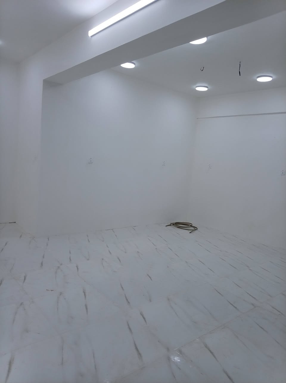 مقاول ونجار • متفرغ • شغل درجة أولى