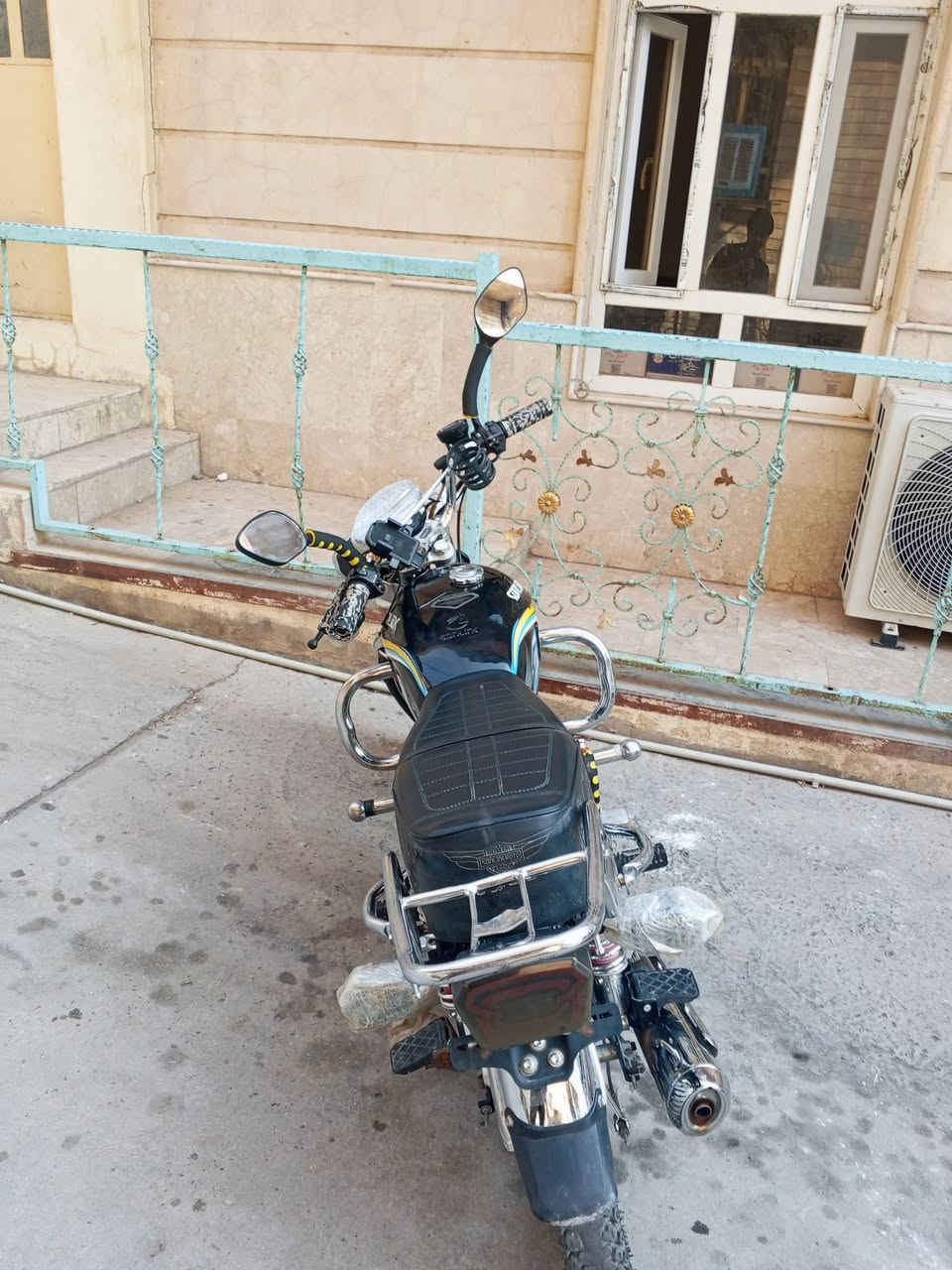 سلام عليكم شباب موطور الل ابيع موديل خمسه وعشرين سعر ثمنميه وابي مجال لشراي ***********
