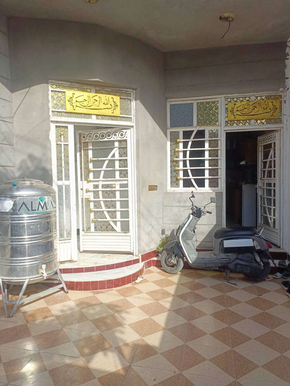 دار للبيع بهرز حي العروبة مقابل  الجنسية طابو ملك صرف كامل الخدمات 150متر10*15 السعر  95 رقم الهاتف ***********//***********

