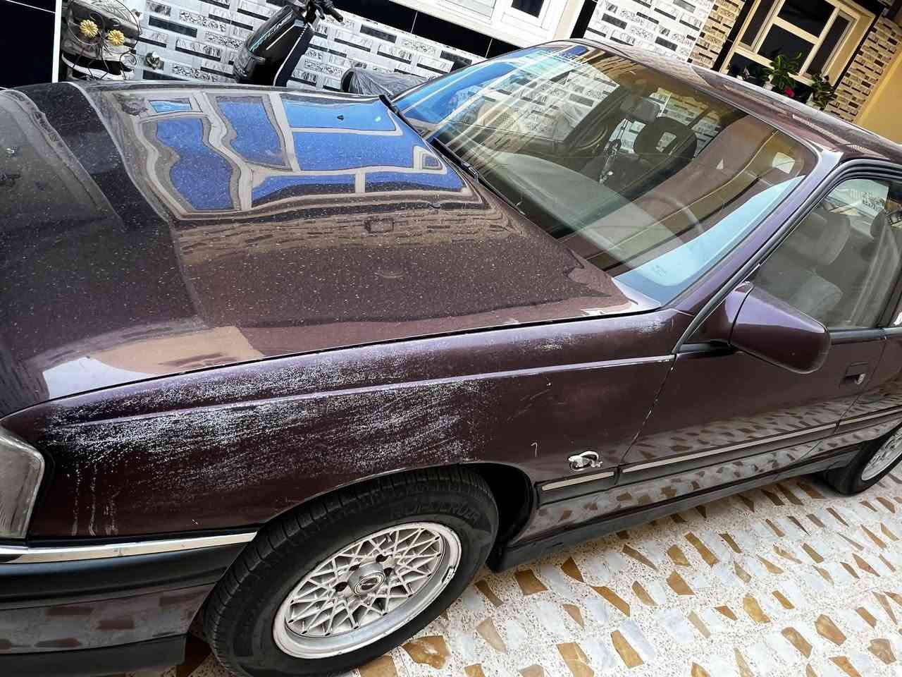 اوميكا للبيع موديل 1993محرك 20بلادي كير محرك طخم كلو شرط سياره بدون صبغ وكشر كدام العين السعر 41للستفسار ***********
