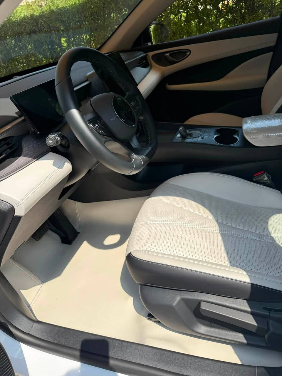 Byd sale 05 موديل 2025 هيجي نيه ته نيا 1000يه ك هه زار رويشتوه زماره كاتيه نرخي 133$ مجاليكي كه مي تيدايه موبايل ***********
