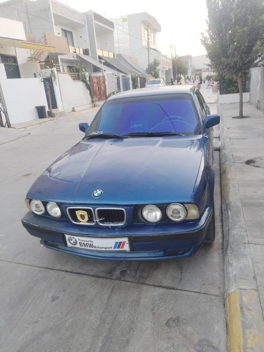 بە ناوی خودا bmw مۆدیل 1993مە کینە 520عادی گیرو مە کینەی بە شەرتی 100فیتەر دوای کەپسە سە یارەکە زۆر تنو تۆلە جام کارە بای شاشە ئای پات 4تایەو ویلی هامان 17 سە یارەکە علوجە بەشرتی ئەوی ماڵی کەس نە بیت پارەی کەسی تیا نە بیت موسو بڕاوە بەشەرت هه موو گیانی ئیش دە کات ماڵی فەقیرە بۆ معاملە تیل مە کە قفڵی قفڵی 15گڵایە قفڵی *********** فایبەر وەتس ئەپ السليمانية, العراق
