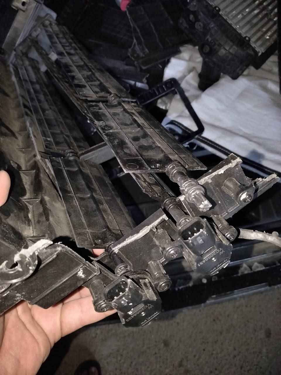 للبيع
بوابات اسبورتج26 امريكي الجوة ابلادية كلشي مابيهة هية وماطورات شغالة والفوك ماطورات سلمة كلشي مابيهة بس بيهة كسر *********** واتساب

