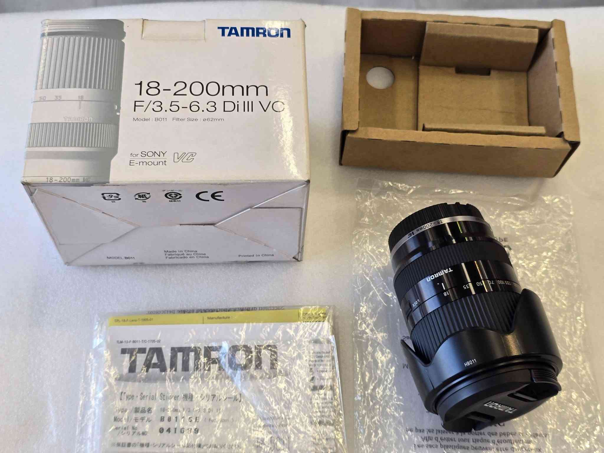 للبيع عدسة Tamron 18-200 للسوني
