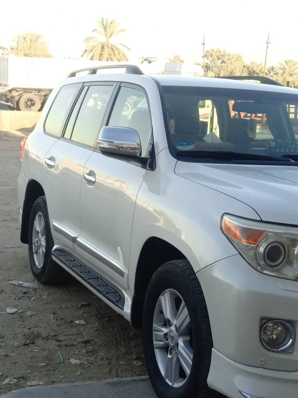 للبيع: تويوتا لاندكروزر (جيهان ) موديل 2013 - قمة في النظافة والفخامة 🚘✨
الموديل: 2013
 الفئة: GXR (جيهان ) - فول مواصفات  
 المسافة المقطوعة: 180 ألف كم
 اللون الخارجي: أبيض صدفي جذاب  
 الداخلية:( قماش ) 
 جداً وبحالة ممتازة  
بيه جنطه بس تبديل 
أبرز المواصفات:
 فتحة سقف  
 دواسات جانبية،
 وسبويلر خلفي  
 حساسات أمامية وخلفية مع كشافات وسلايد كافيه  
 عوارض سقف وحاملات أمتعة  
 محرك وكير بحالة ممتازة، 
تبريد ممتاز، 
والسيارة جاهزة للقيادة بدون أي مصاريف.
 السعر (ثلاث شداد وعشرين ورقة) وفيها مجال للشراي الجاد 
الموقع بغداد المشاهدة 
الرقم الهاتف : 
***********
‏‪***********‬‏
