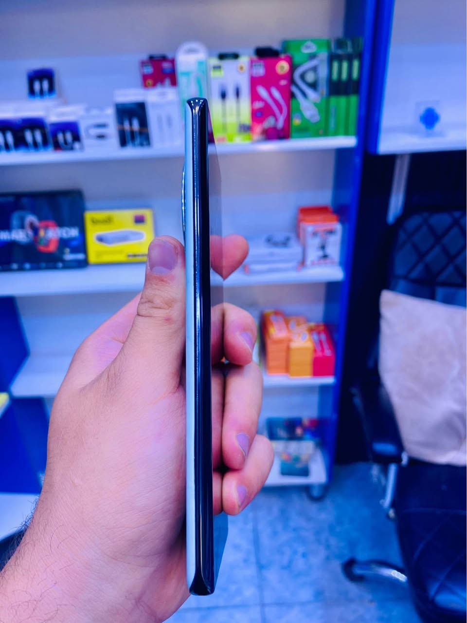 هونر x9c 
ذاكرة 256
عشوائية 12+12
بطارية 6600
شاشة منحنية بدقة 2K 
 نظافة عالية و كفالة عامة 
سعره 350 و بيه مجال بسيط 
للتواصل خاص او واتساب ***********
توصيل جميع المحافظات 🏎️ السماوا, المثنى
