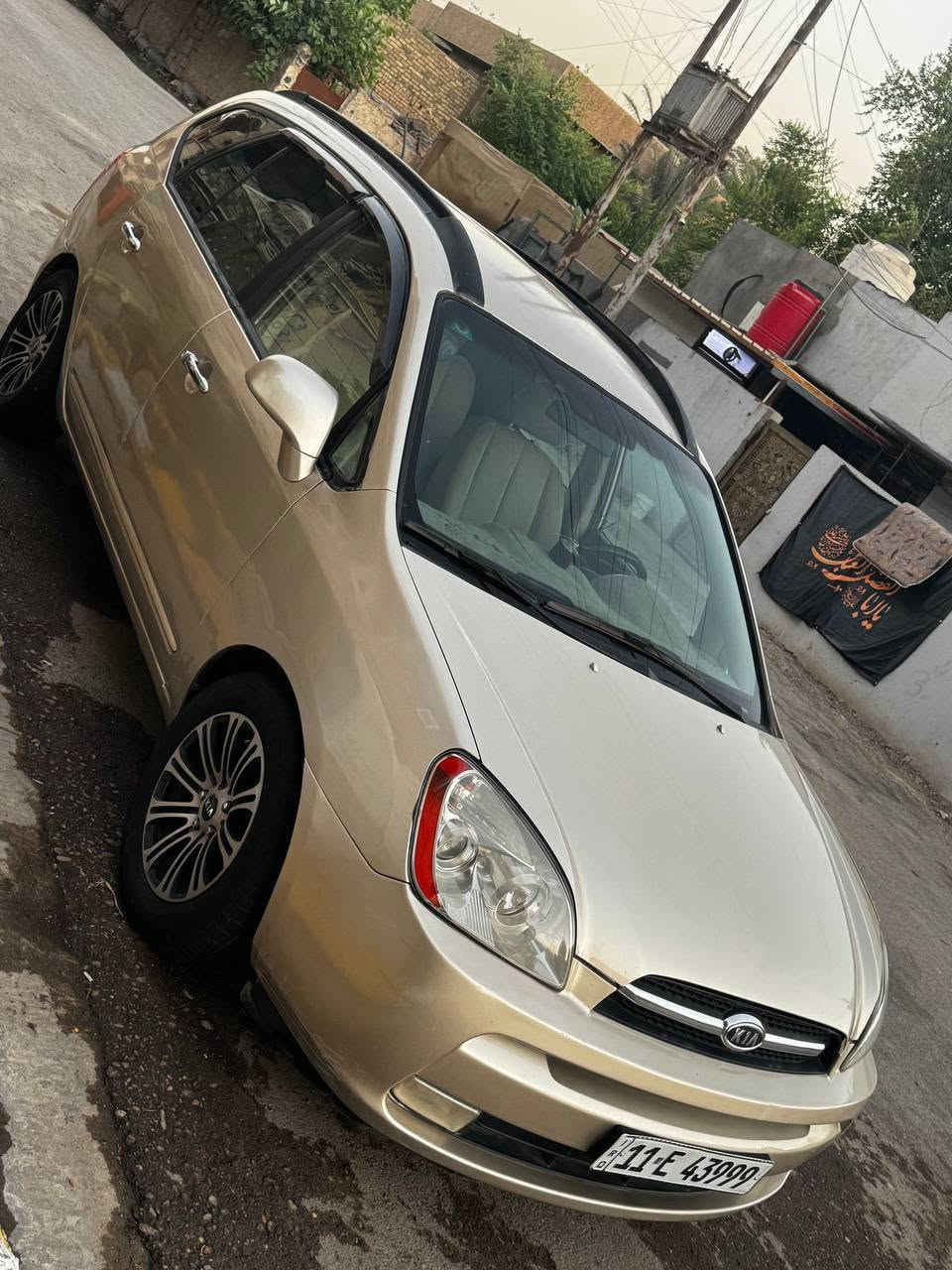 بيع مستعجل 83 
كيا روندو موديل 2008 رقم بغداد نكليزي بسمي سنويه لحد 29جاهزه للخير مكينه 2700 شدلها منضومه غاز مكينه كير تبريد مكفولات تبريد قطعتين سيارة كلها ليبل واحد حدثها جملغ خلفي ربعه وصبغتها حزام لن جارده جانت بدون دواخل السعر 83 وبلعافيه على ياخذها مكاني بغداد البياع الشراي يتصل وبخدمتك ***********
