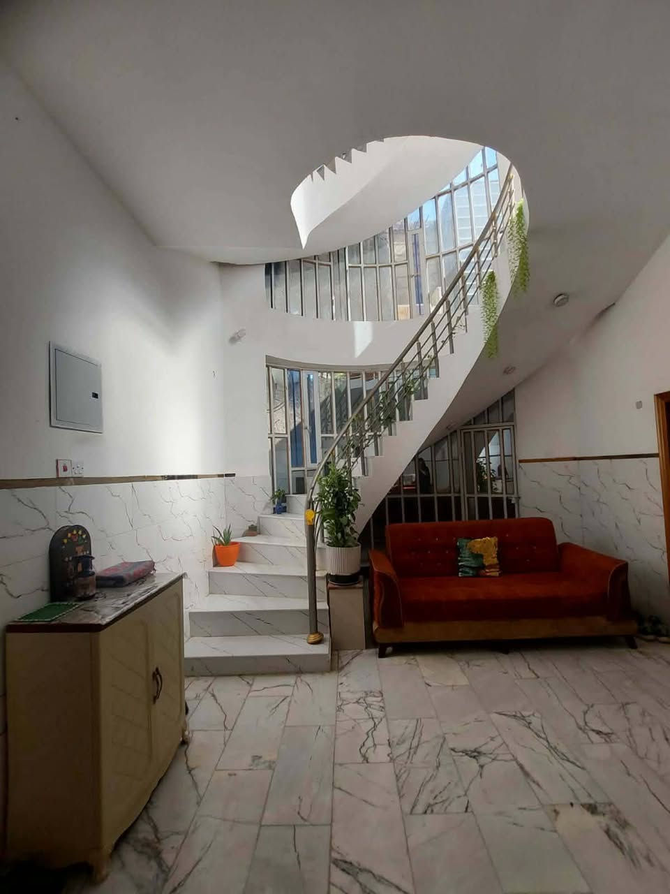 🏡 دار للبيع – طابو صرف (تحويل مباشر)
📍 الموقع: شارع 80 قرب مدينة الألعاب أرض بابل خلف التجاري مباشرة.
📐 المساحة: 201 م²
مواصفات الدار:
 ● 3 غرف نوم
 ● صالة واسعة
 ● كلدور
 ● مطبخ حار وبارد
📞 للاستفسار:�الاتصال أو التواصل عبر واتساب على الرقم:�***********
