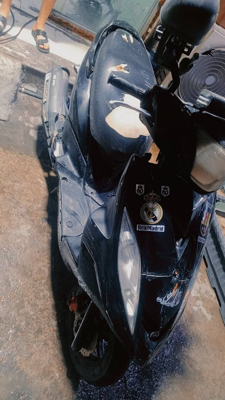 جيتي ار
ممكينه صافيه مبدل بس زنجيل بيها

نقصها بجم امامي +دوشمت كشن+حاضن
فقط يعني نواقص بسيطه 
السعر 600وبيها مجال 
دراجه نصبتها حلوه ومكفوله ومتوكفك بشارع مكان الدراجه بغداد
الشعله جكوك
هاتف ***********
وماسنجر علق واني اطبلك
