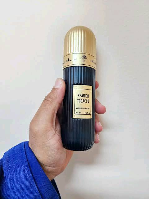 كارتون عطور توباكو متكون من ٥ ايتمات مشكل عدد ٤٥ قطعة سعر الكارتون ٢٥٠ الف بس