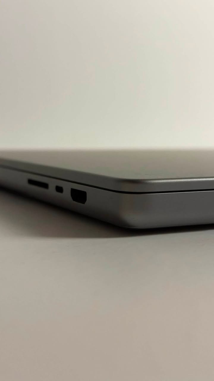 Macbook pro m1 pro
512 gb hard
16 gb ram
Battery 90%
Cycle 245
16,2 inch
ملحقاته فقط شاحن الاصلي الجهاز نظافه 95% موضح بالصور للتواصل
***********
